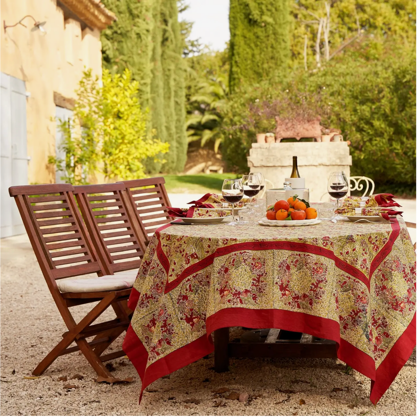 Winter Garden Red/Green Tablecloths 71" x 128"